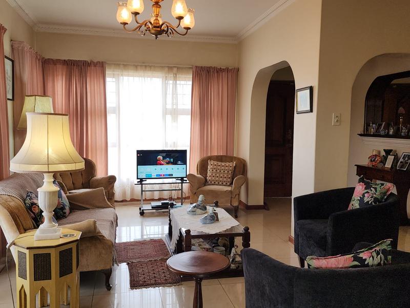 4 Bedroom Property for Sale in Gleemoor Western Cape